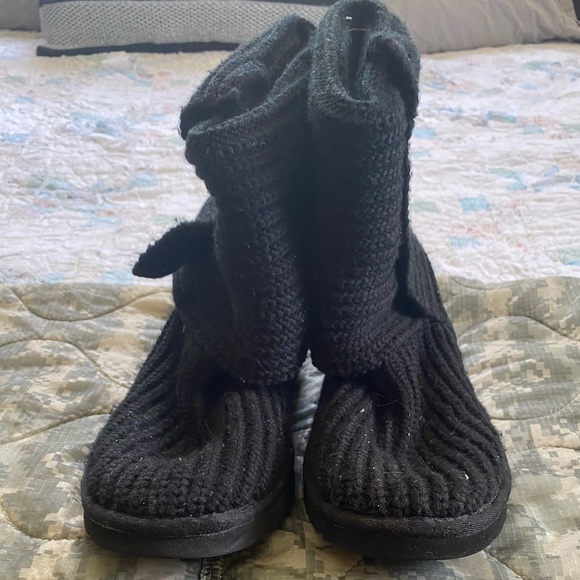 🖤UGGS🖤 - Picture 2 of 4